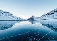 博鱼体育-老头整活！詹姆斯三分试投连续不中 随后尝试用左手投篮