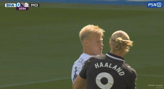 哈兰德单刀“回传”门将！范赫克推搡，随后哈兰德回击顶牛