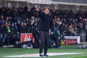 孔蒂对阵米兰时染黄，将因停赛无缘指挥下周那不勒斯vs博洛尼亚