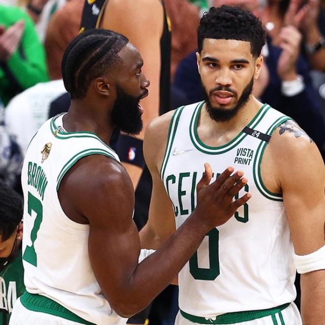 博鱼电竞-杰伦·布朗连续低迷 双探花的大当家争论终于休矣！